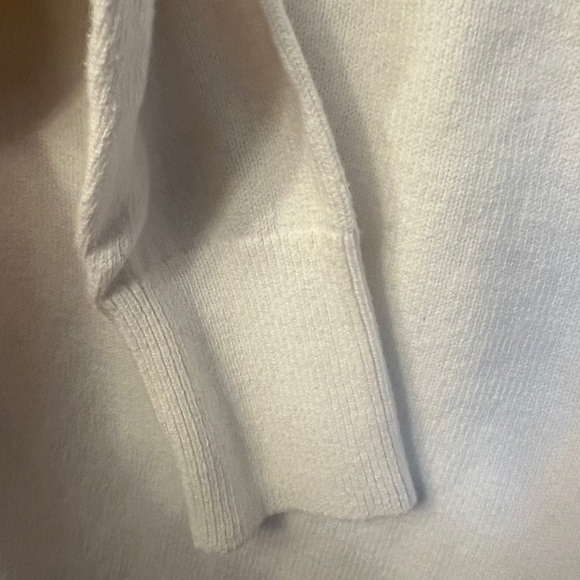 Banana Republic White Crew Neck Sweater with Classic Design 310 - Picture 7 of 11